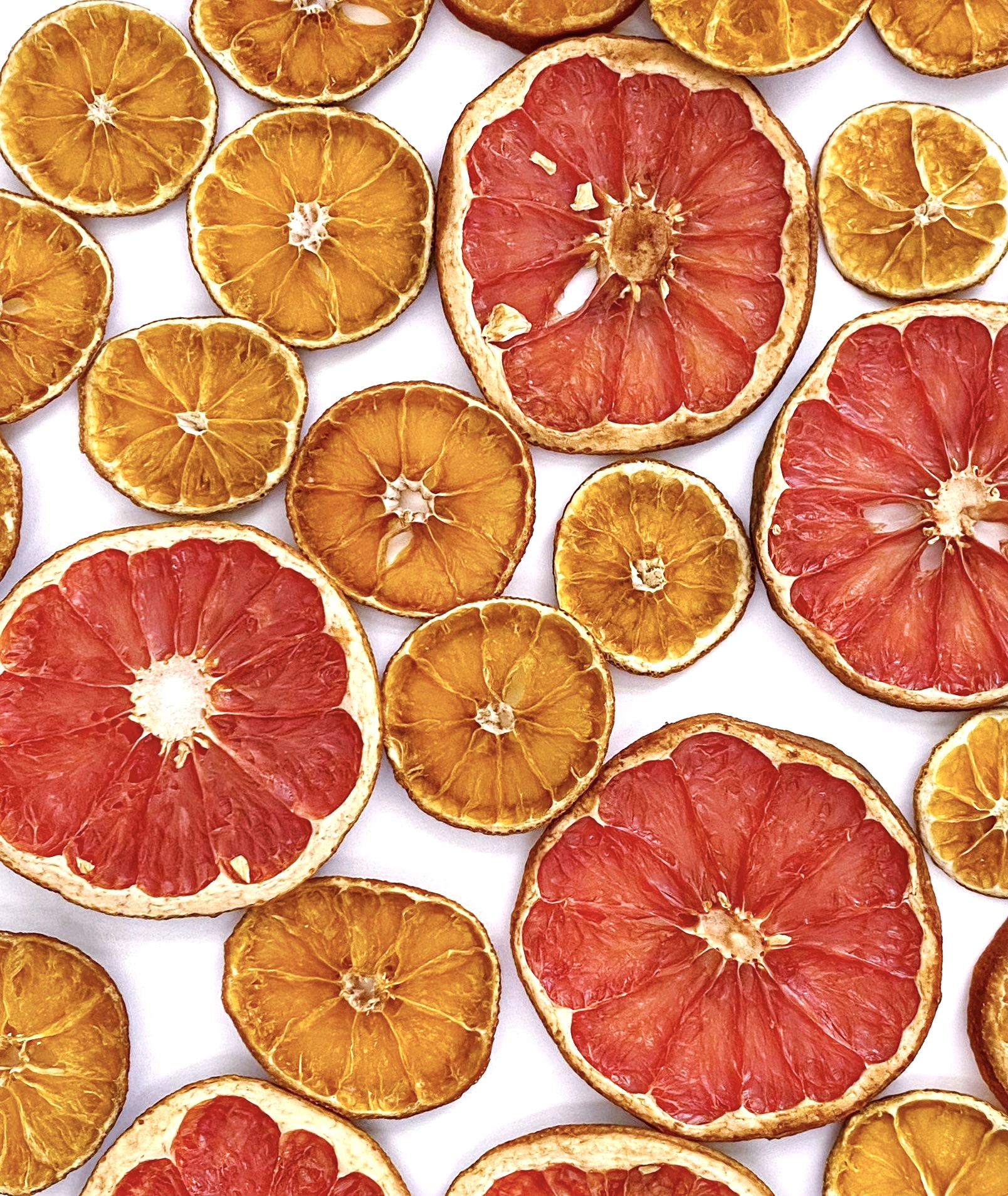 How to Dry Citrus Slices for your Holiday Cocktails and Crafts
